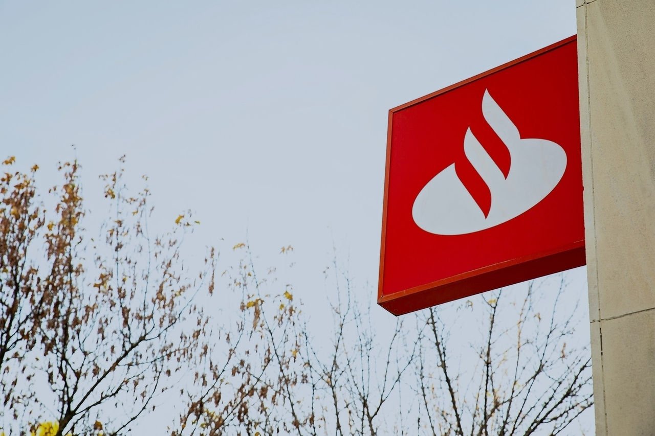 Santander announces $1.57 billion share buyback and 50% dividend increas