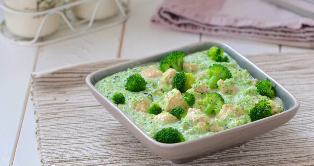 FOOD: CHICKEN IN BROCCOLI SAUCE
