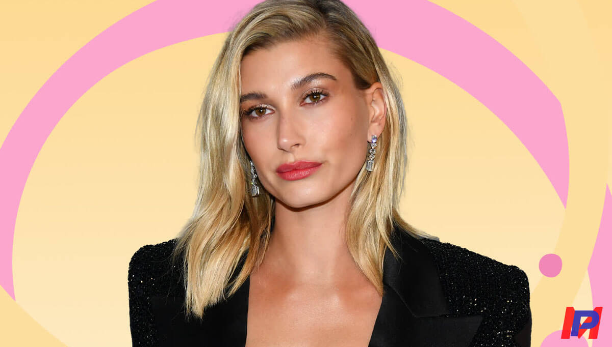 Hailey Bieber is now wearing beach waves with chunky highlights