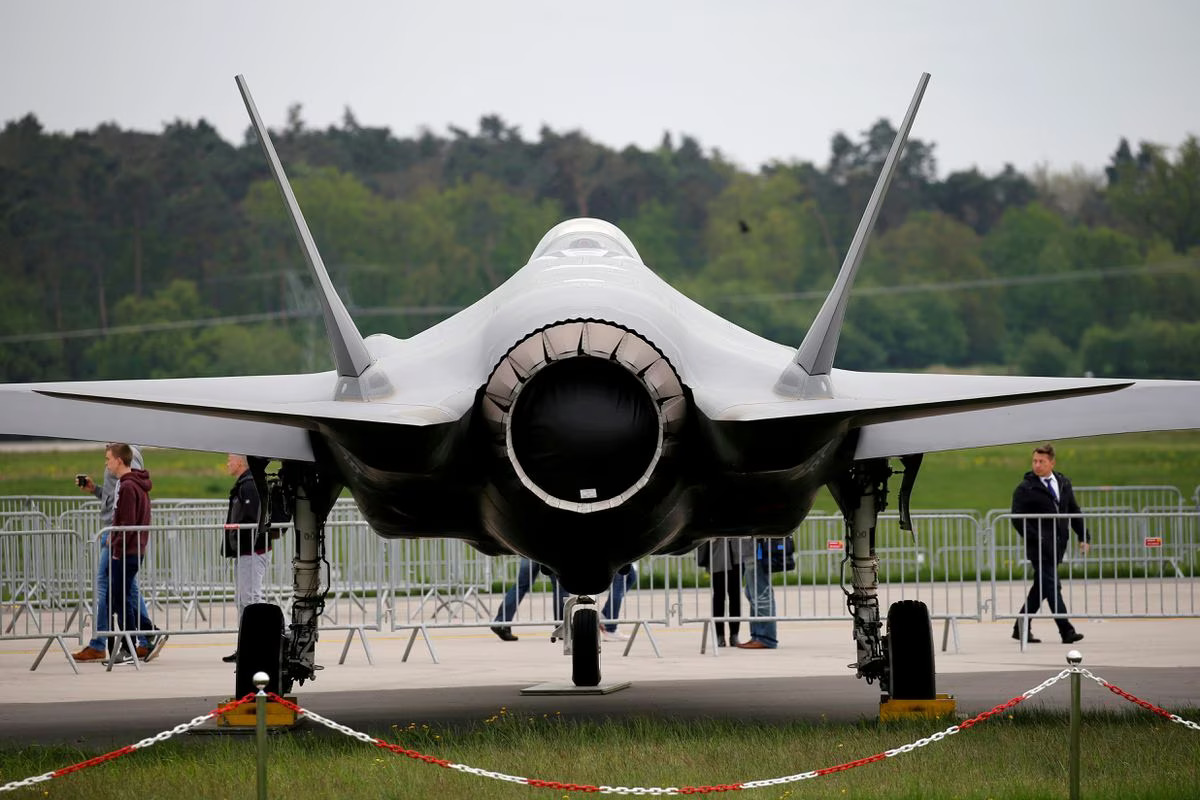 U.S. Weapons Manufacturer Faces Challenges in Key Aircraft Program